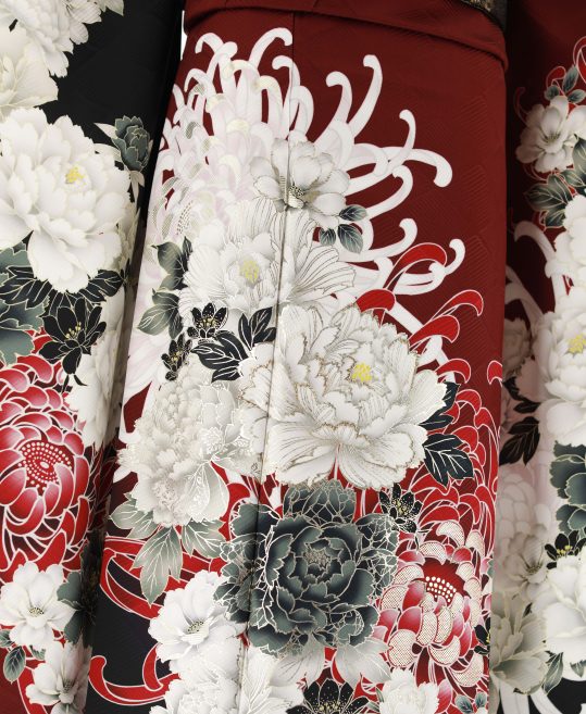 参列振袖[片身替わり]エンジ×黒に白黒赤の牡丹、乱菊[身長160cmまで]No.1100